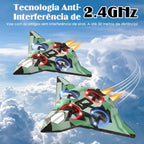 Avião de controle remoto verde com duas aeronaves em voo e indicação visual de transmissão por controle.