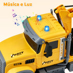 Caminhão escavadeira por controle remoto amarelo com close da cabine amarela e luz azul acesa no teto.